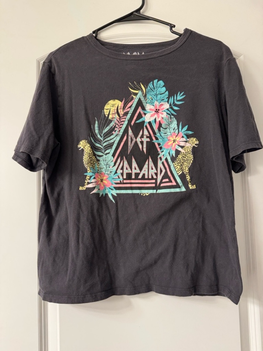 Def Leppard Women's Black Short Sleeve Tee